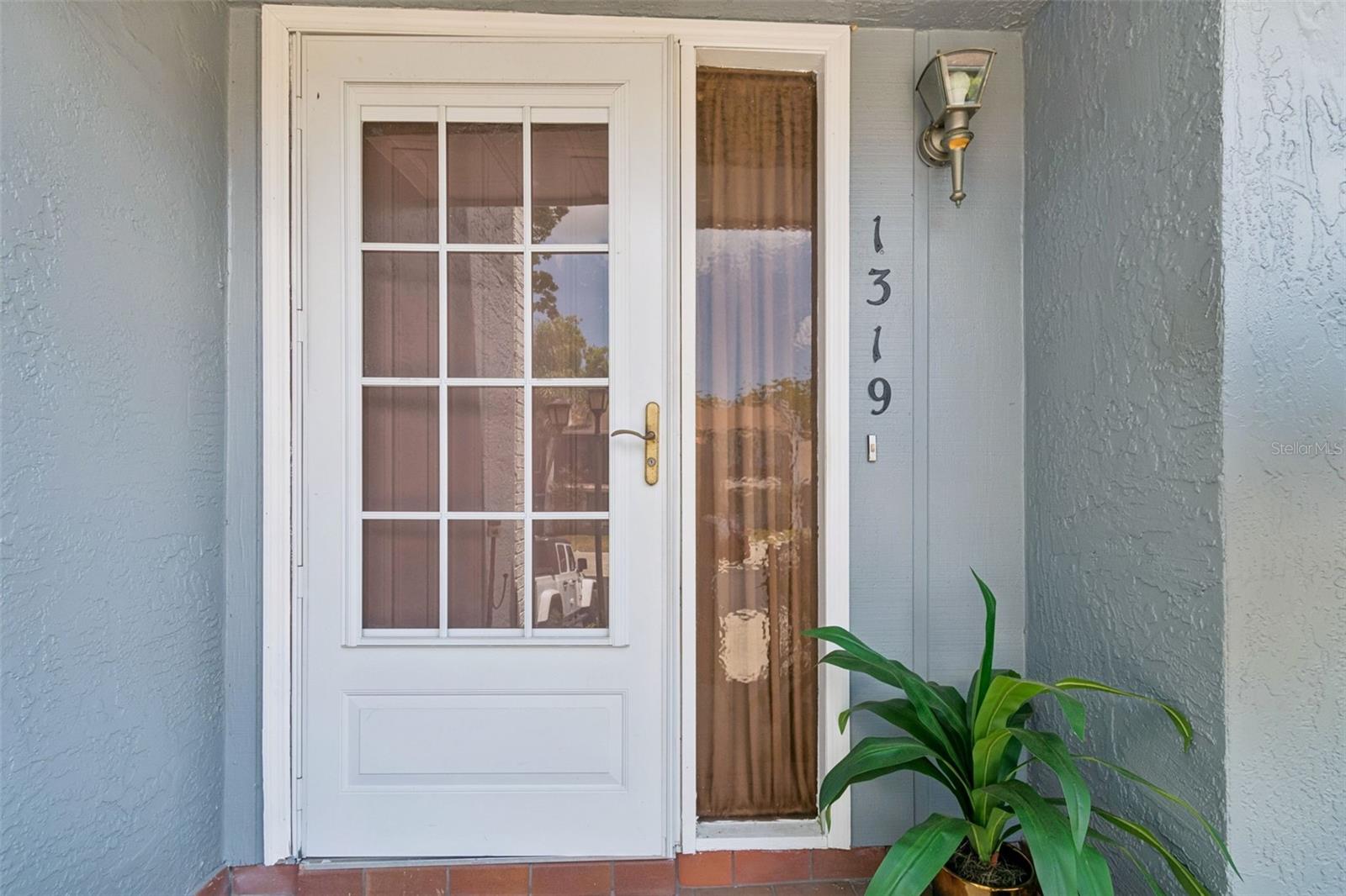 1319 ABBEY CRESCENT LN — photo 3