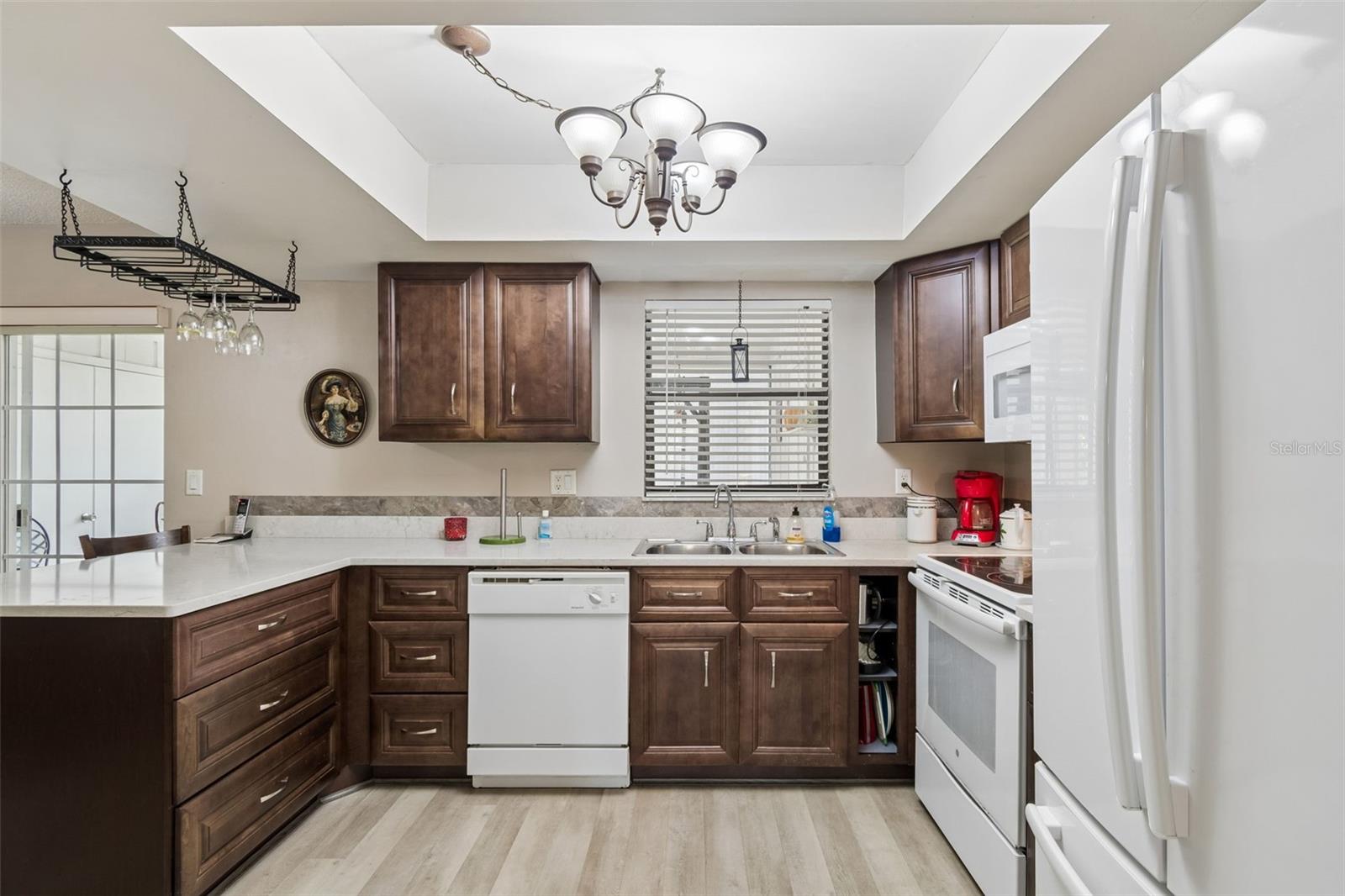 1319 ABBEY CRESCENT LN — photo 10