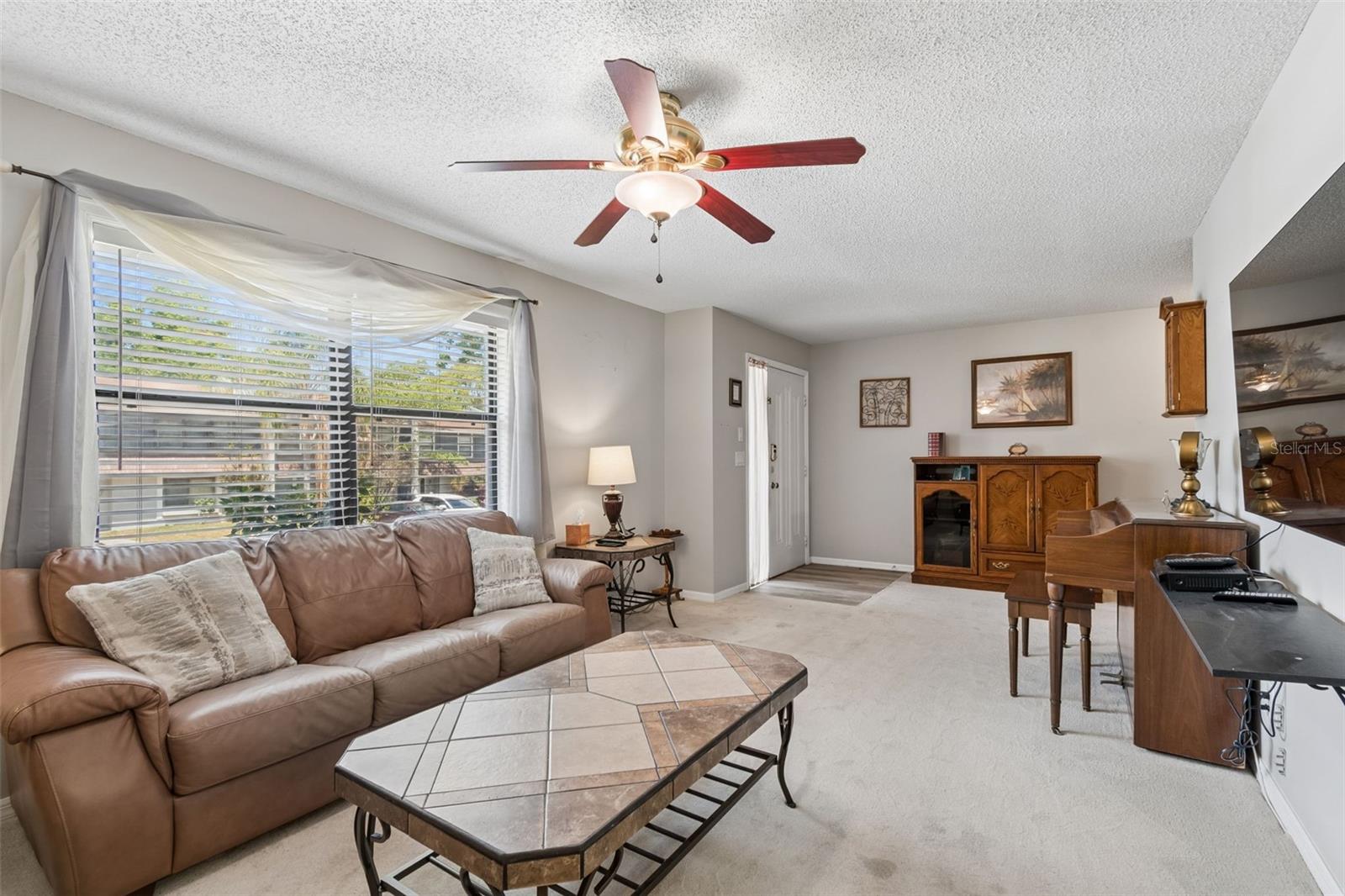 1319 ABBEY CRESCENT LN — photo 4