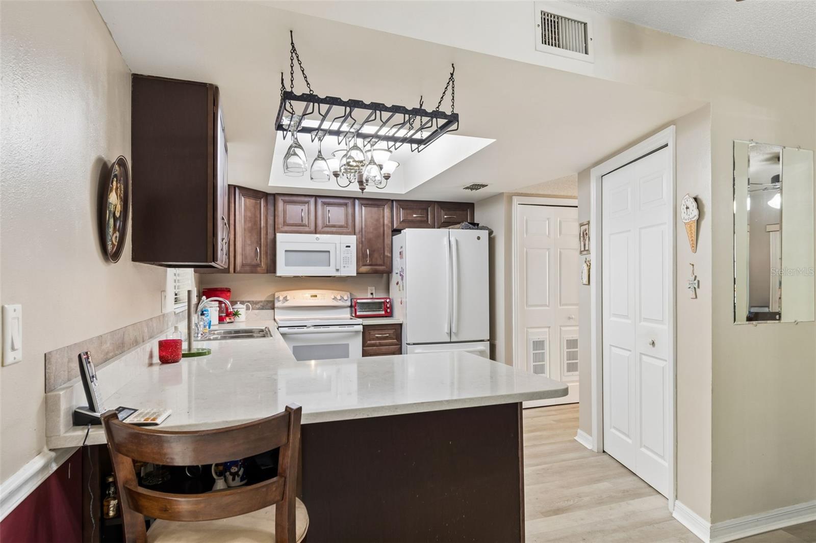 1319 ABBEY CRESCENT LN — photo 16