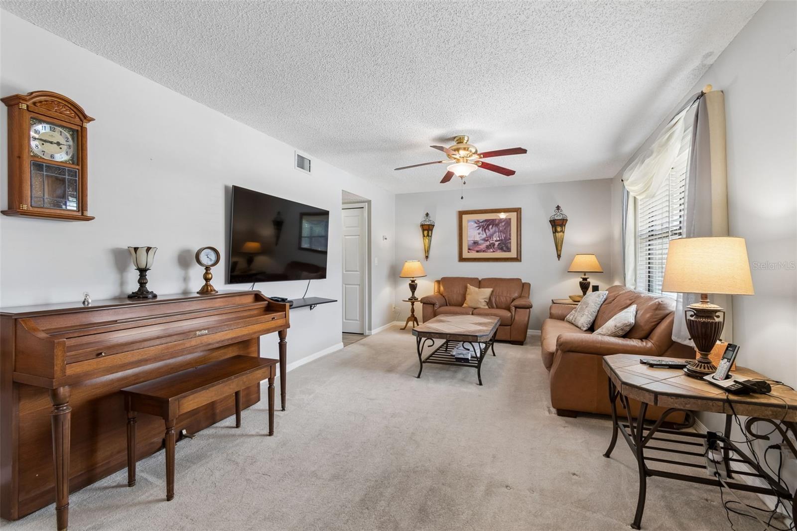 1319 ABBEY CRESCENT LN — photo 5