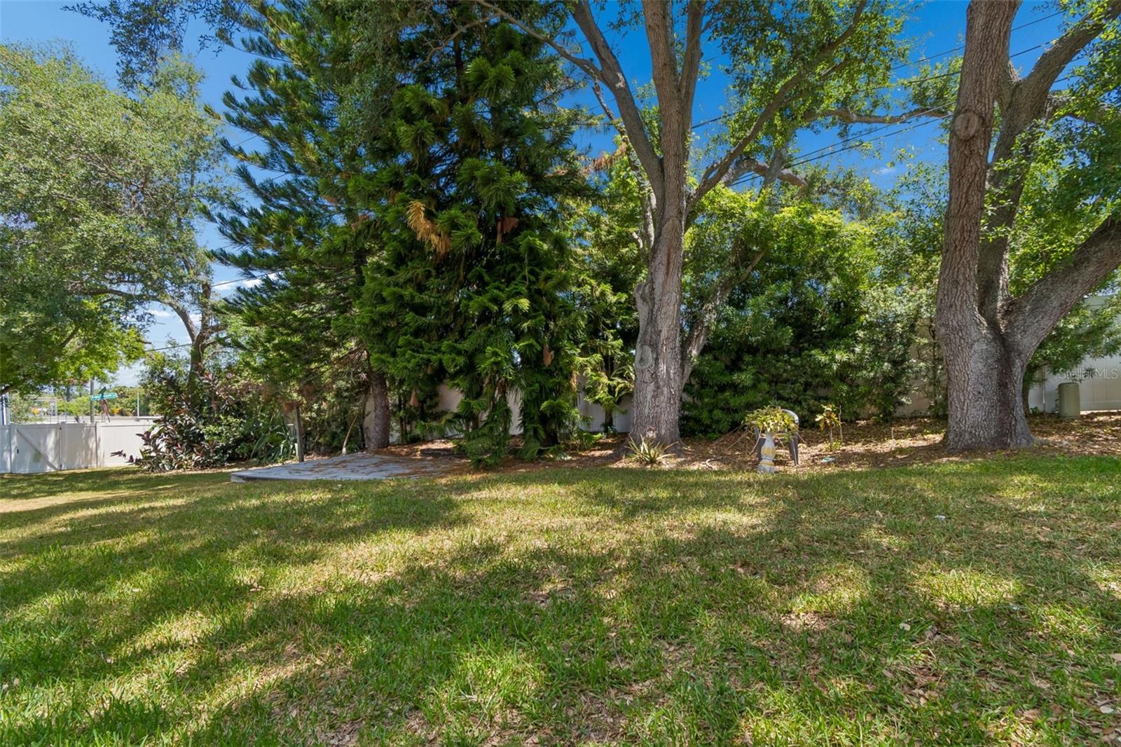 1319 ABBEY CRESCENT LN — photo 48