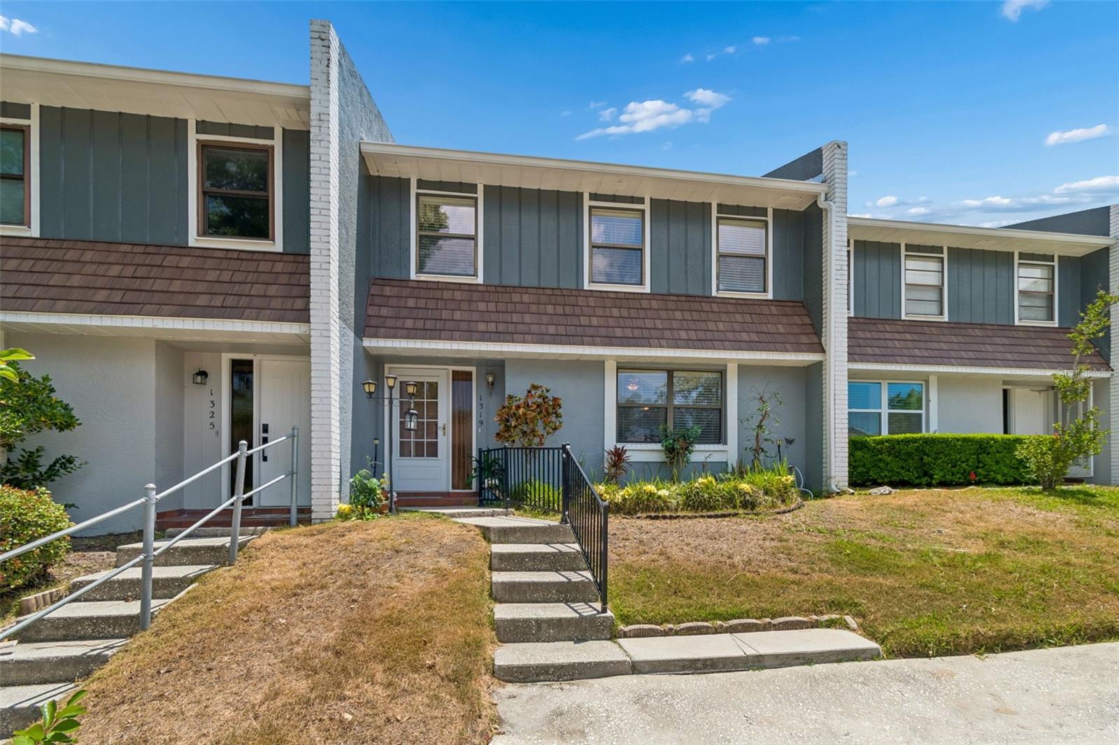 1319 ABBEY CRESCENT LN — photo 44