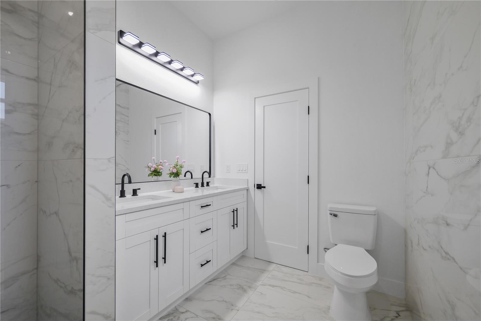 8526 INDIES DR — photo 15