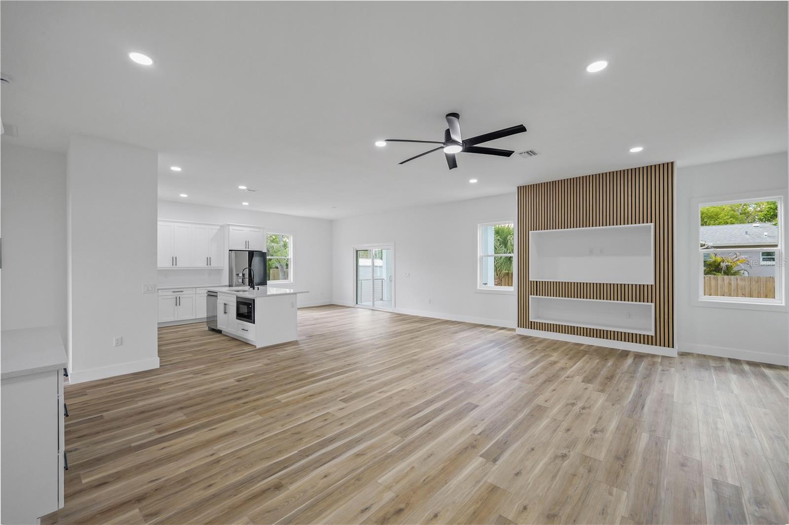 8526 INDIES DR — photo 7