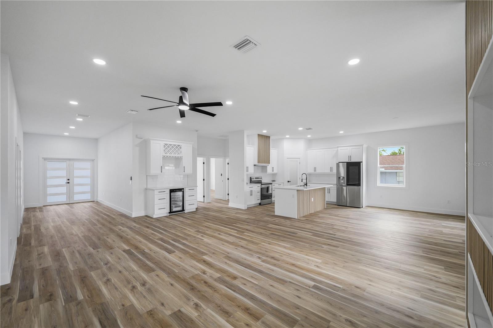 8526 INDIES DR — photo 8