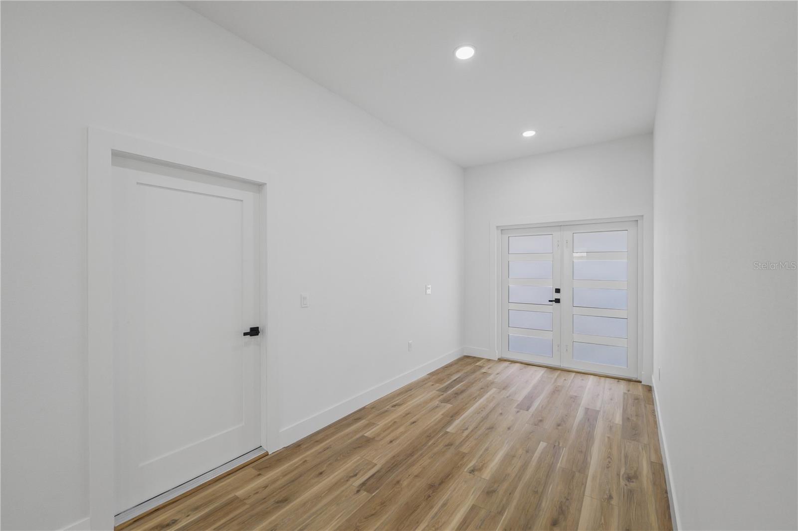 8526 INDIES DR — photo 6