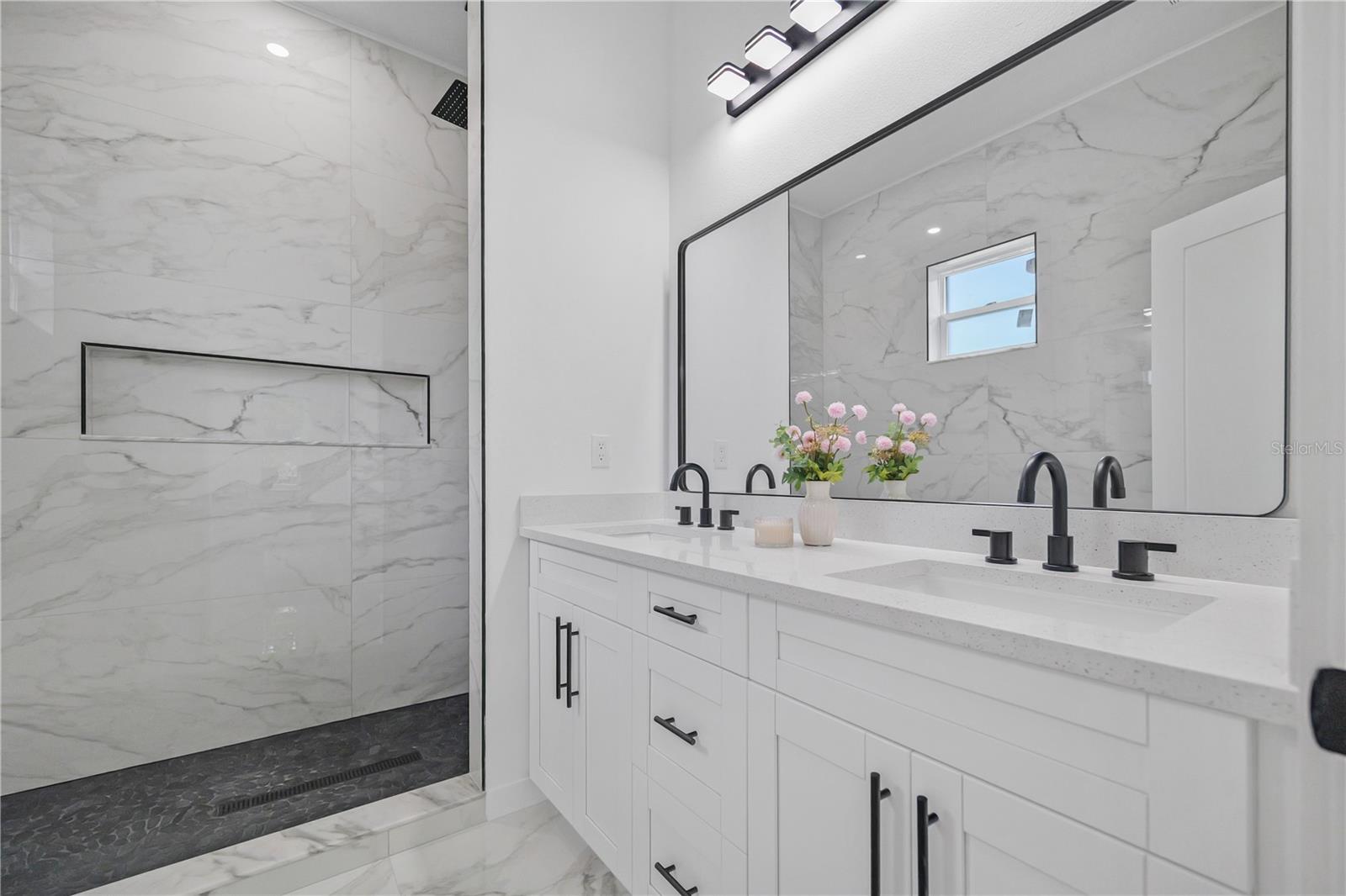 8526 INDIES DR — photo 14