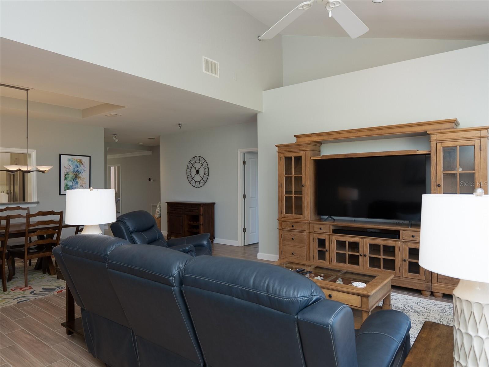 2013 HARBOUR LINKS DR #2013 — photo 26
