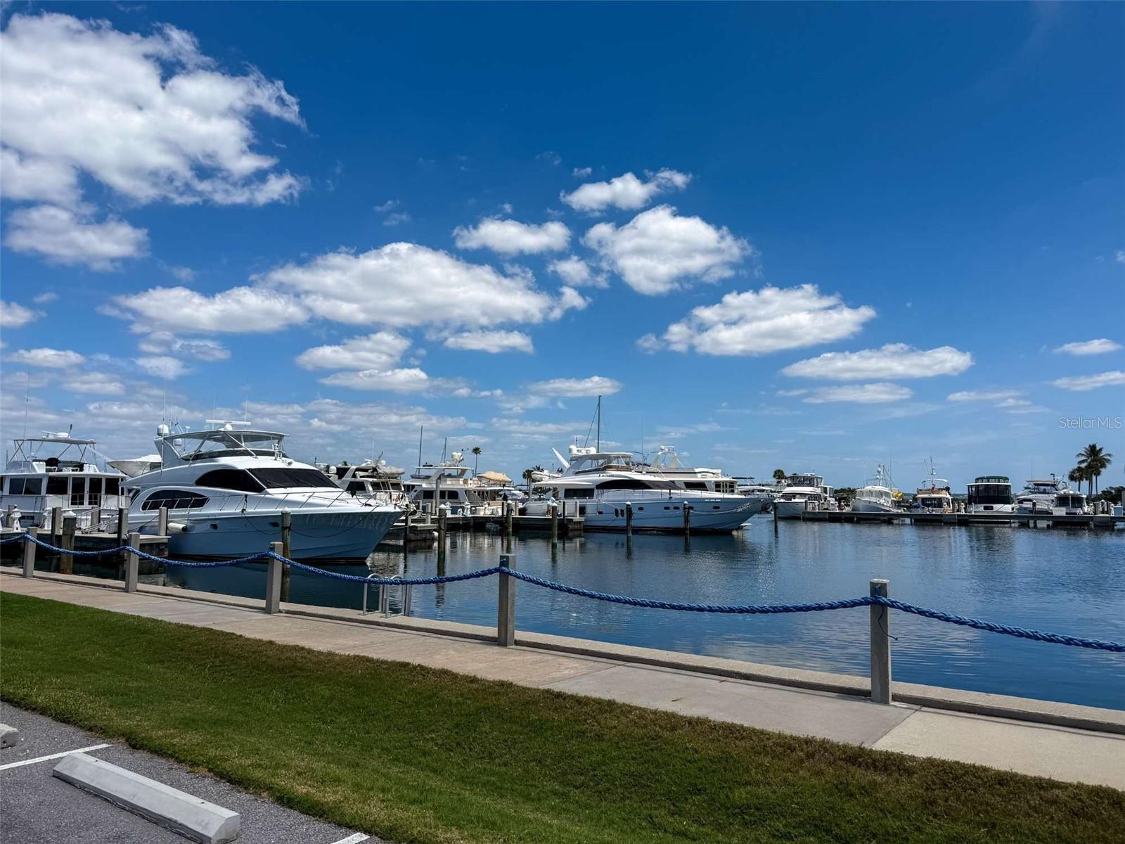 2013 HARBOUR LINKS DR #2013 — photo 56