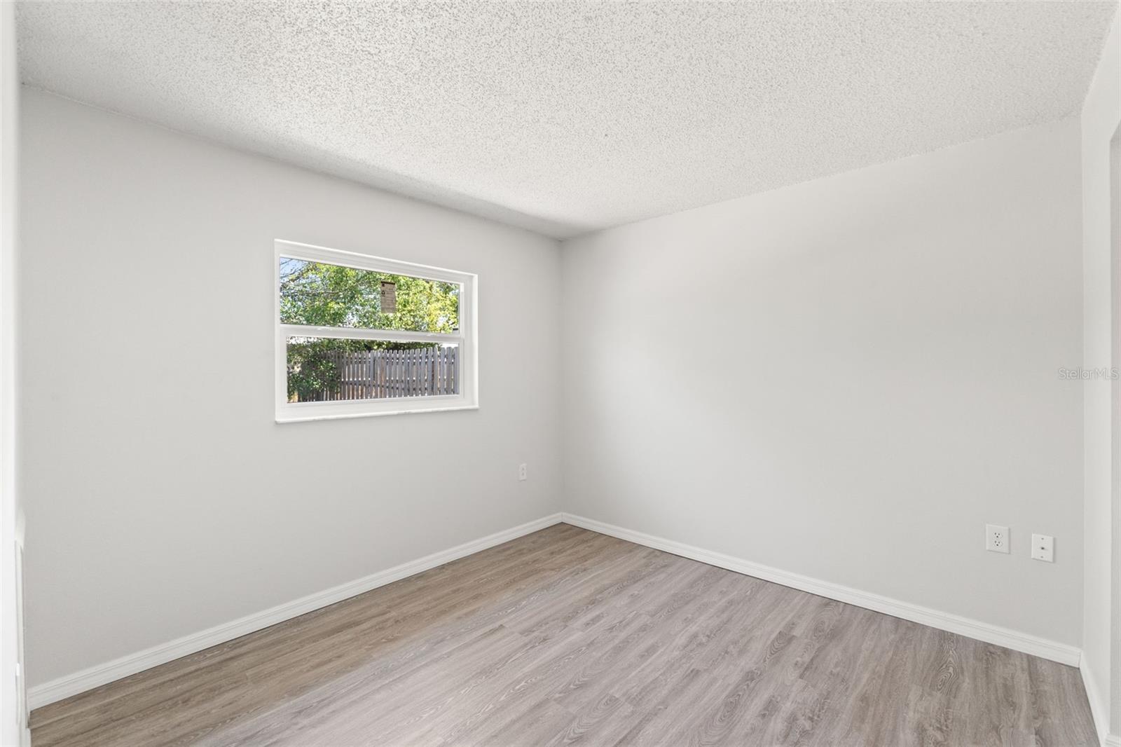8341 CORNEY DR — photo 9