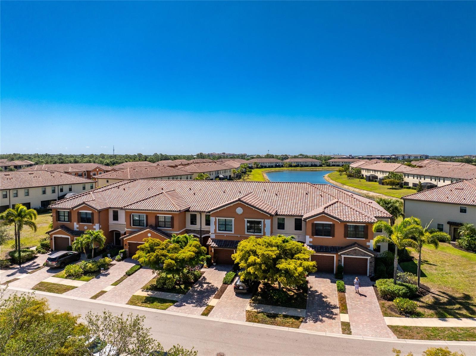 20133 LAGENTE CIR — photo 56