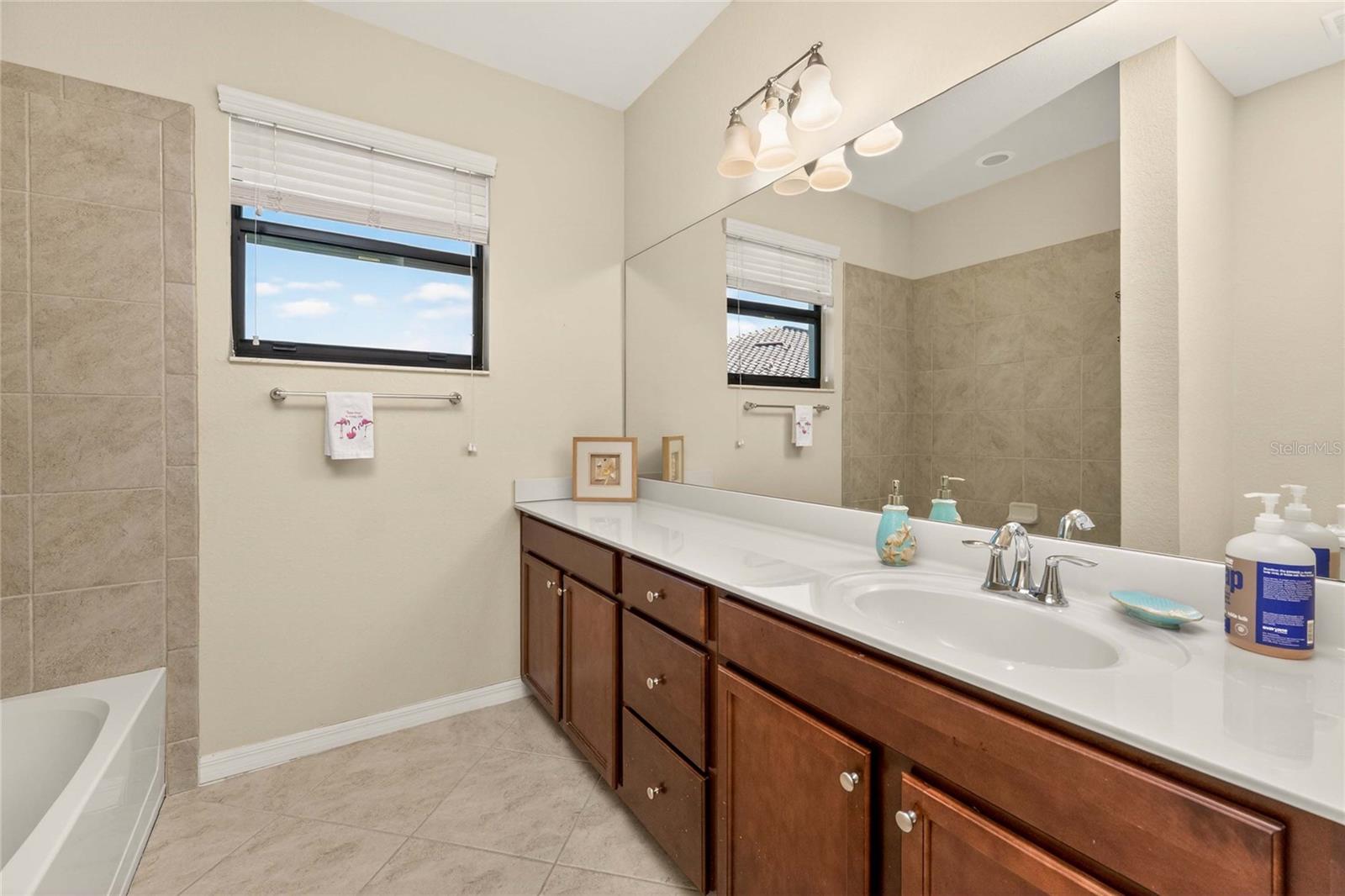 20133 LAGENTE CIR — photo 27