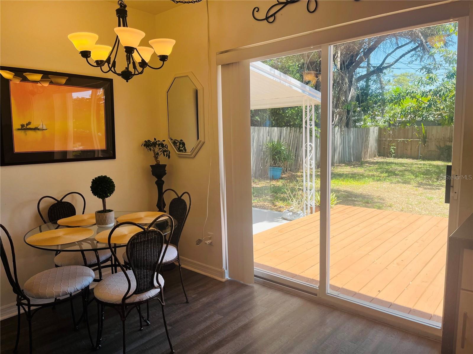551 ORANGEWOOD DR — photo 8