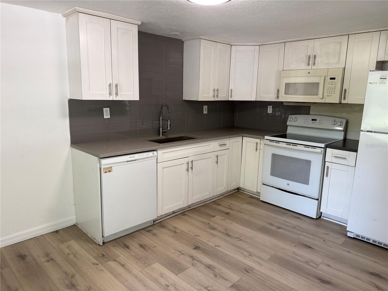 3424 MAZE LN — photo 19