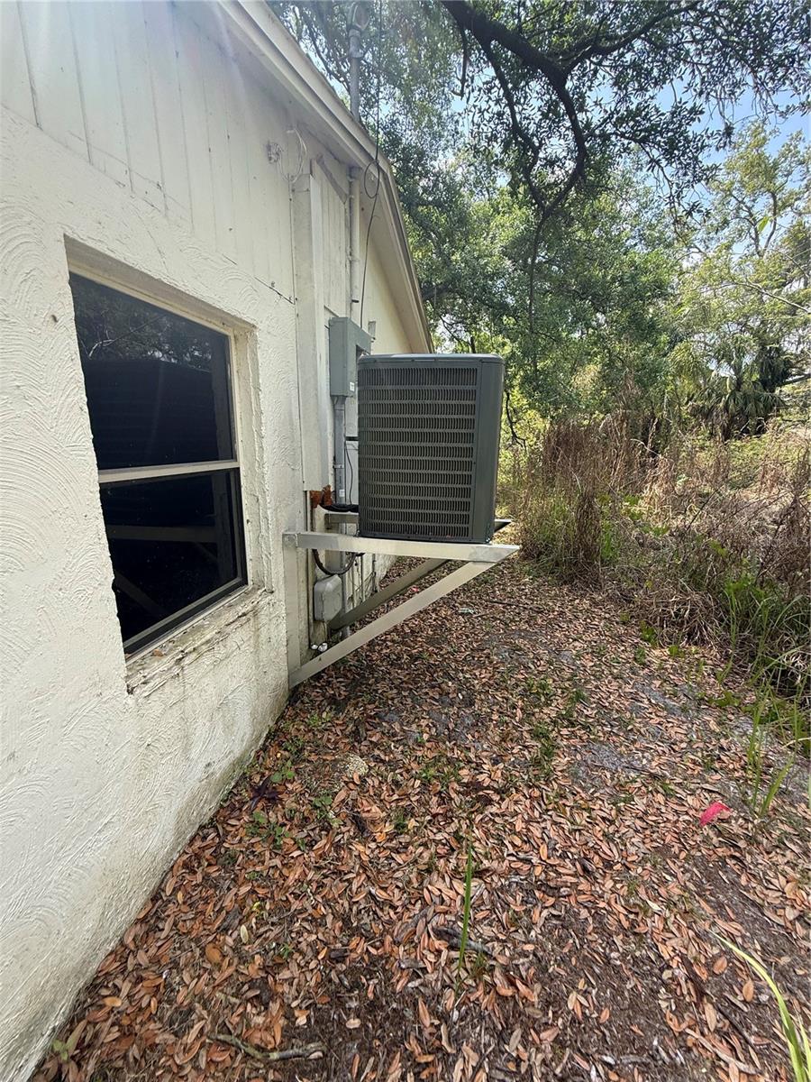3424 MAZE LN — photo 10