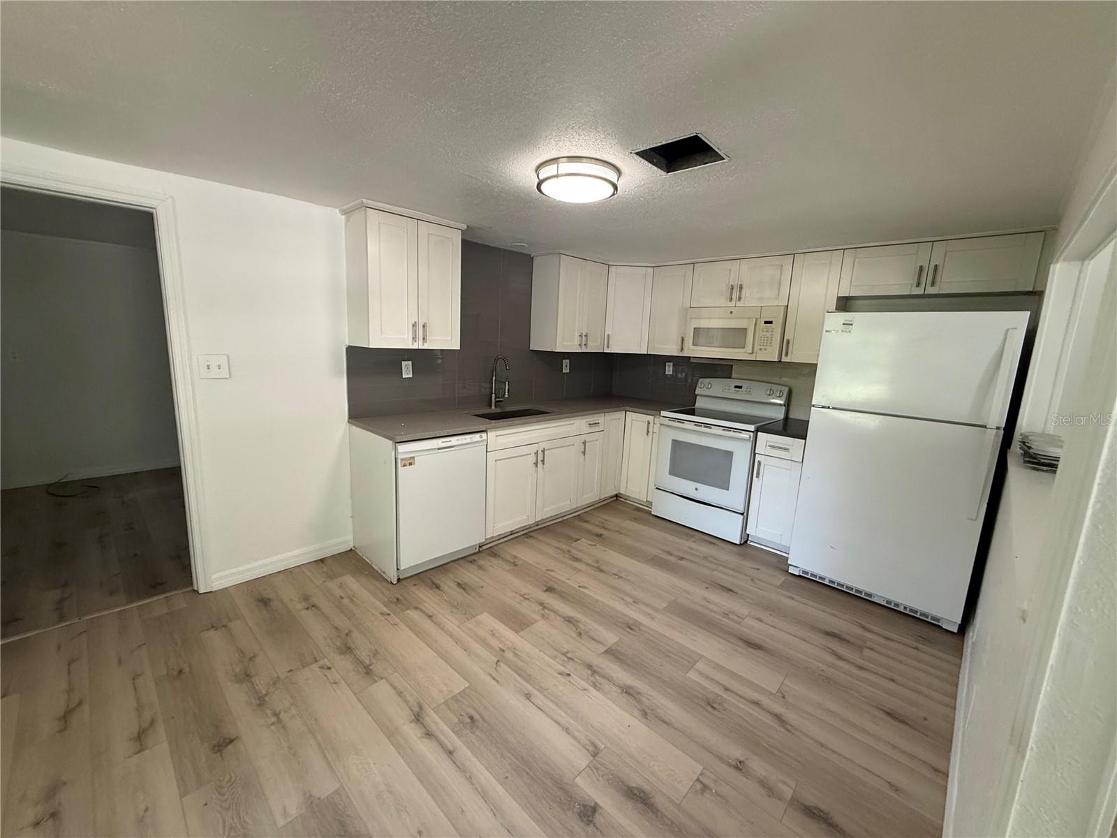 3424 MAZE LN — photo 17