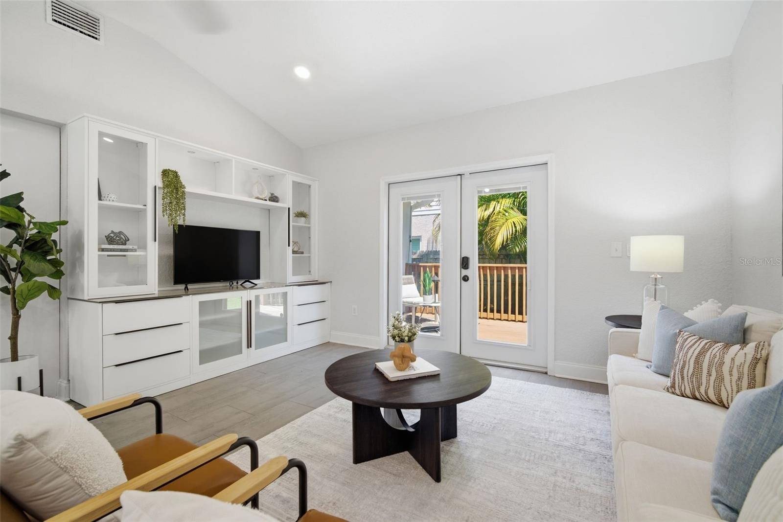 3105 JACKSON ST N — photo 33