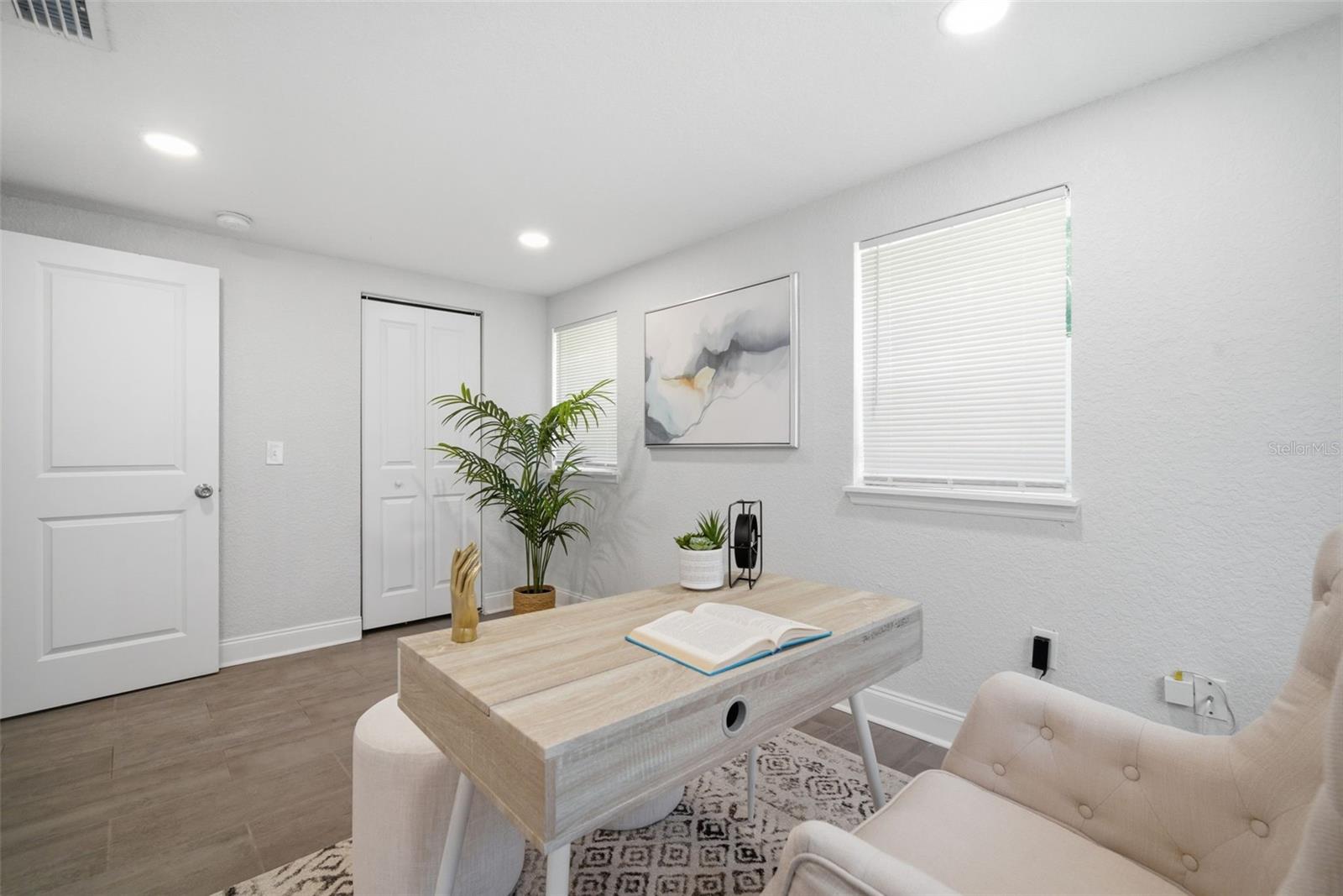 3105 JACKSON ST N — photo 43