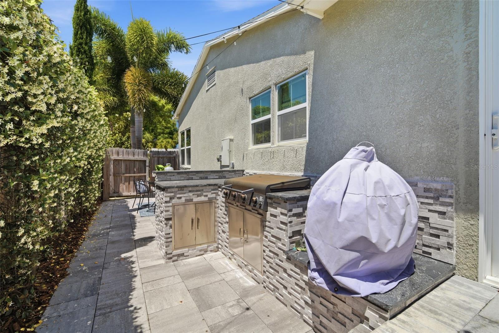3105 JACKSON ST N — photo 52