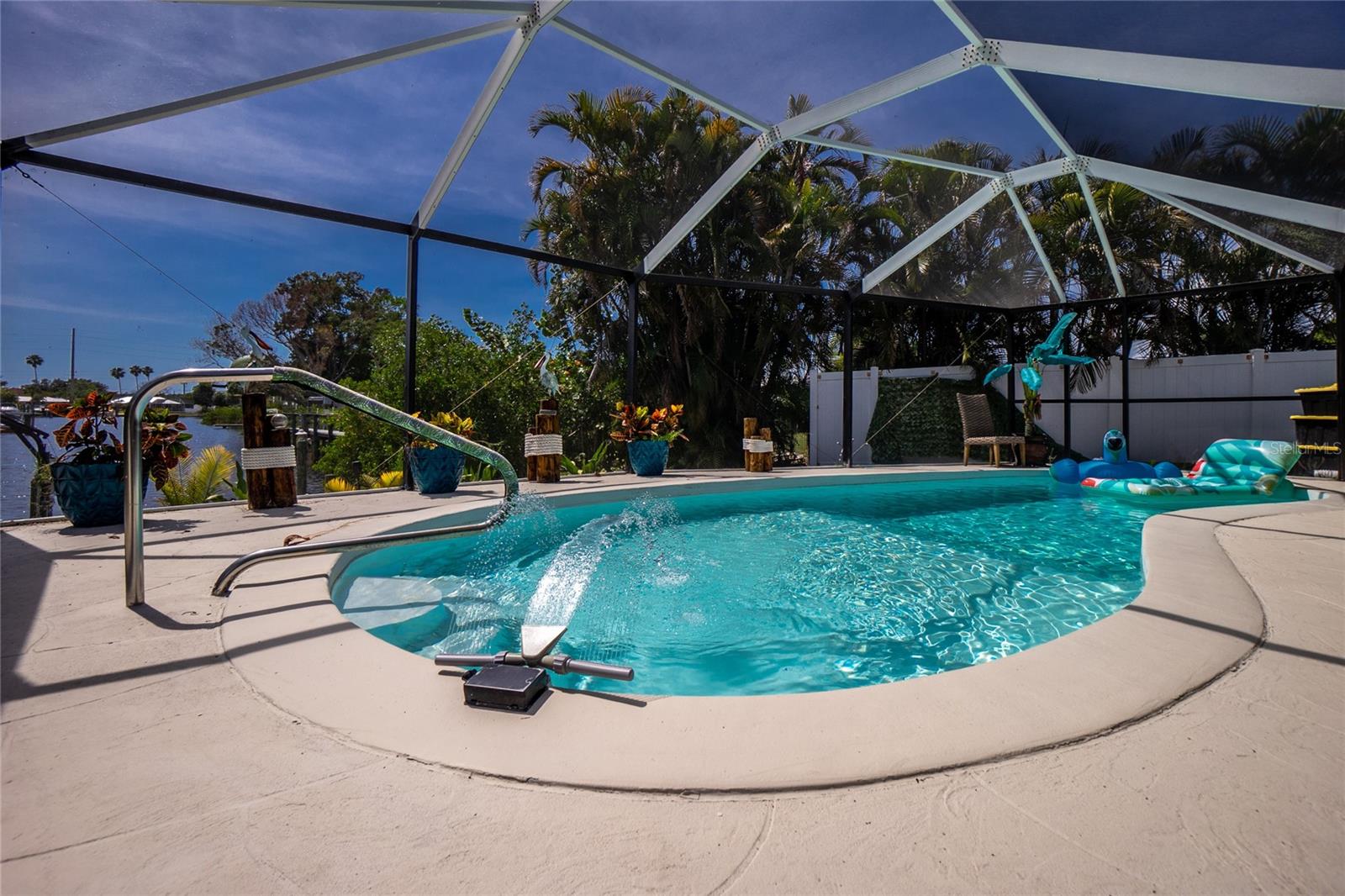 625 SANDPIPER LN — photo 40