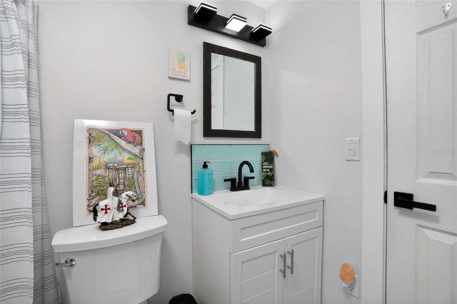 625 SANDPIPER LN — photo 33