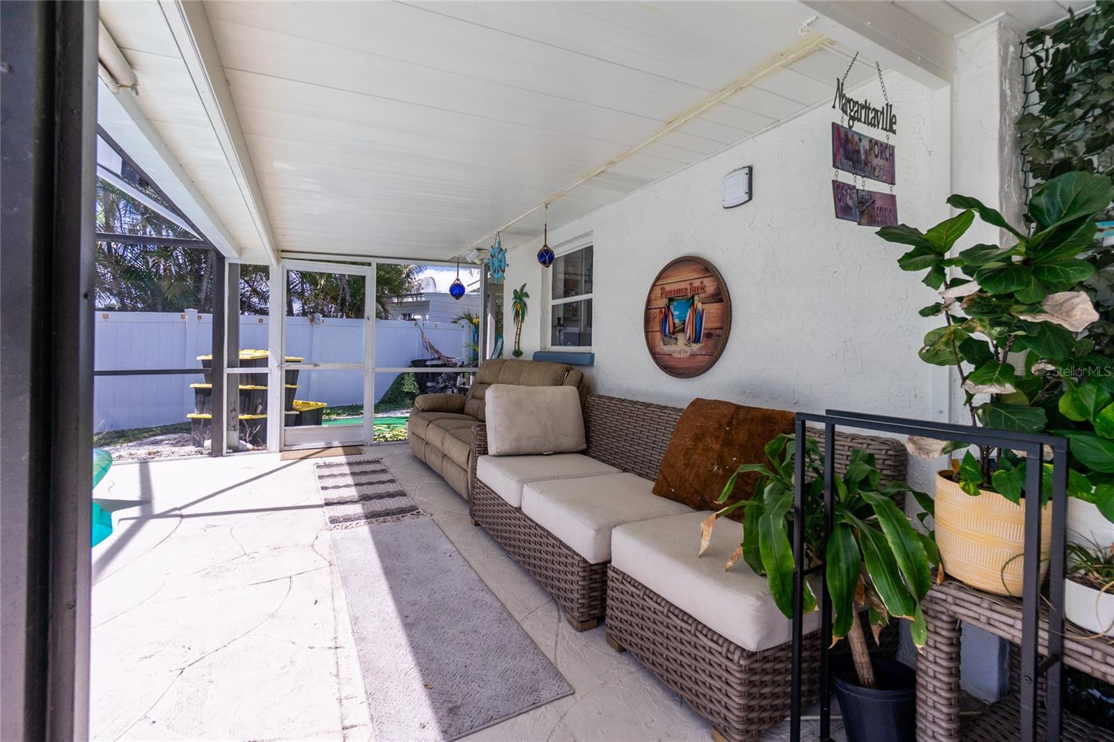 625 SANDPIPER LN — photo 37