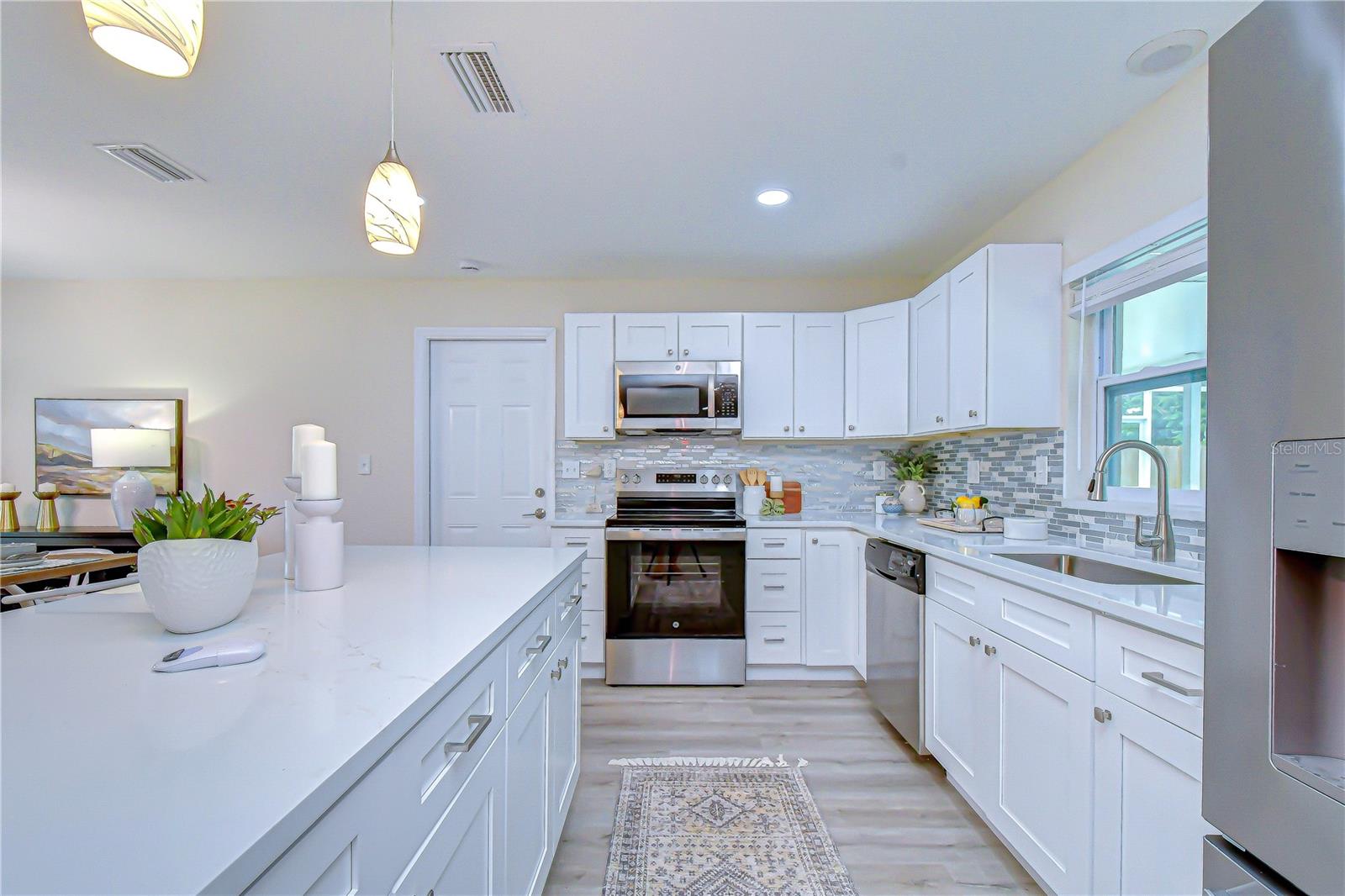 2167 LAKEVIEW RD — photo 9