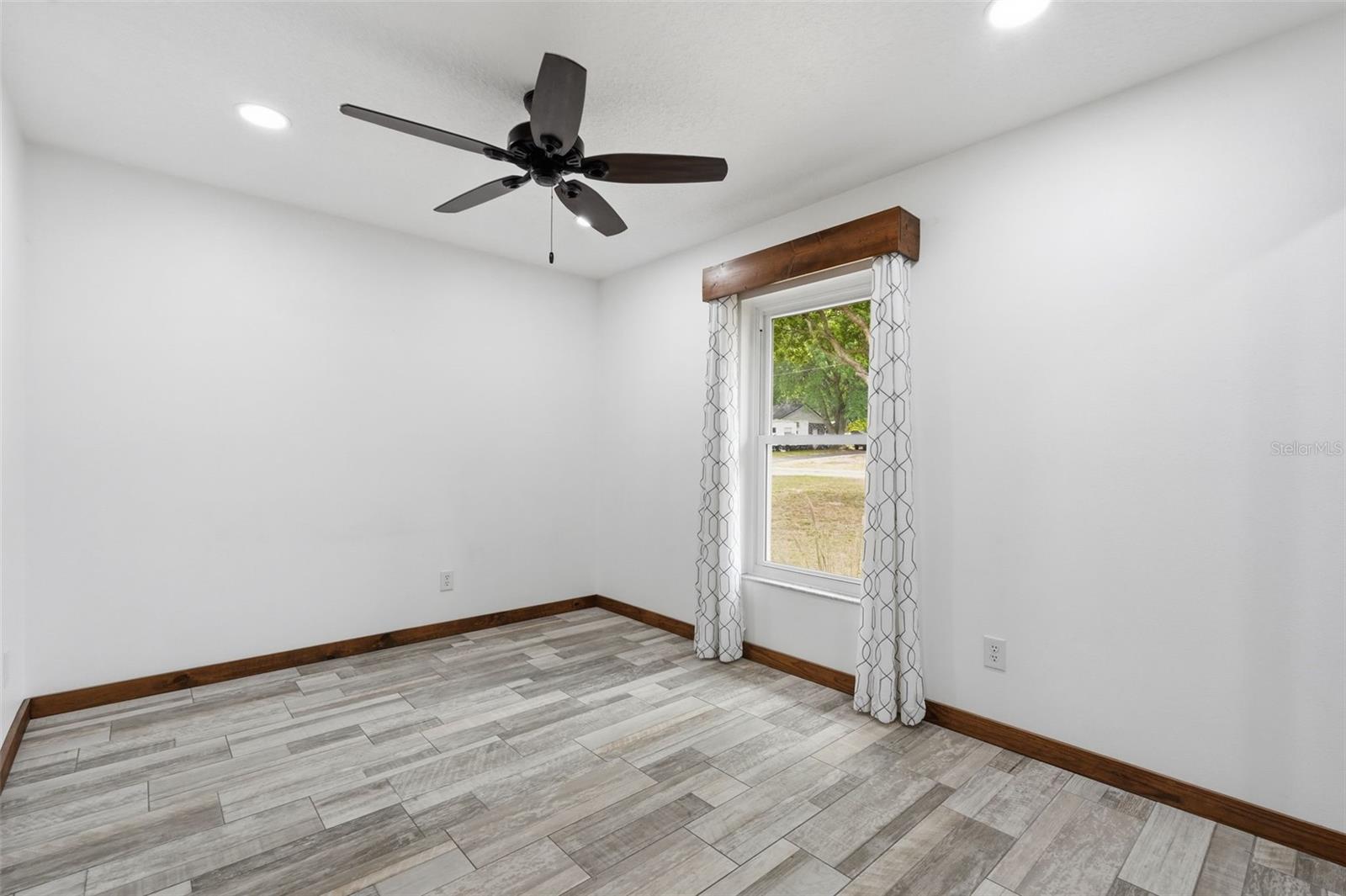 39825 SUNBURST DR — photo 28