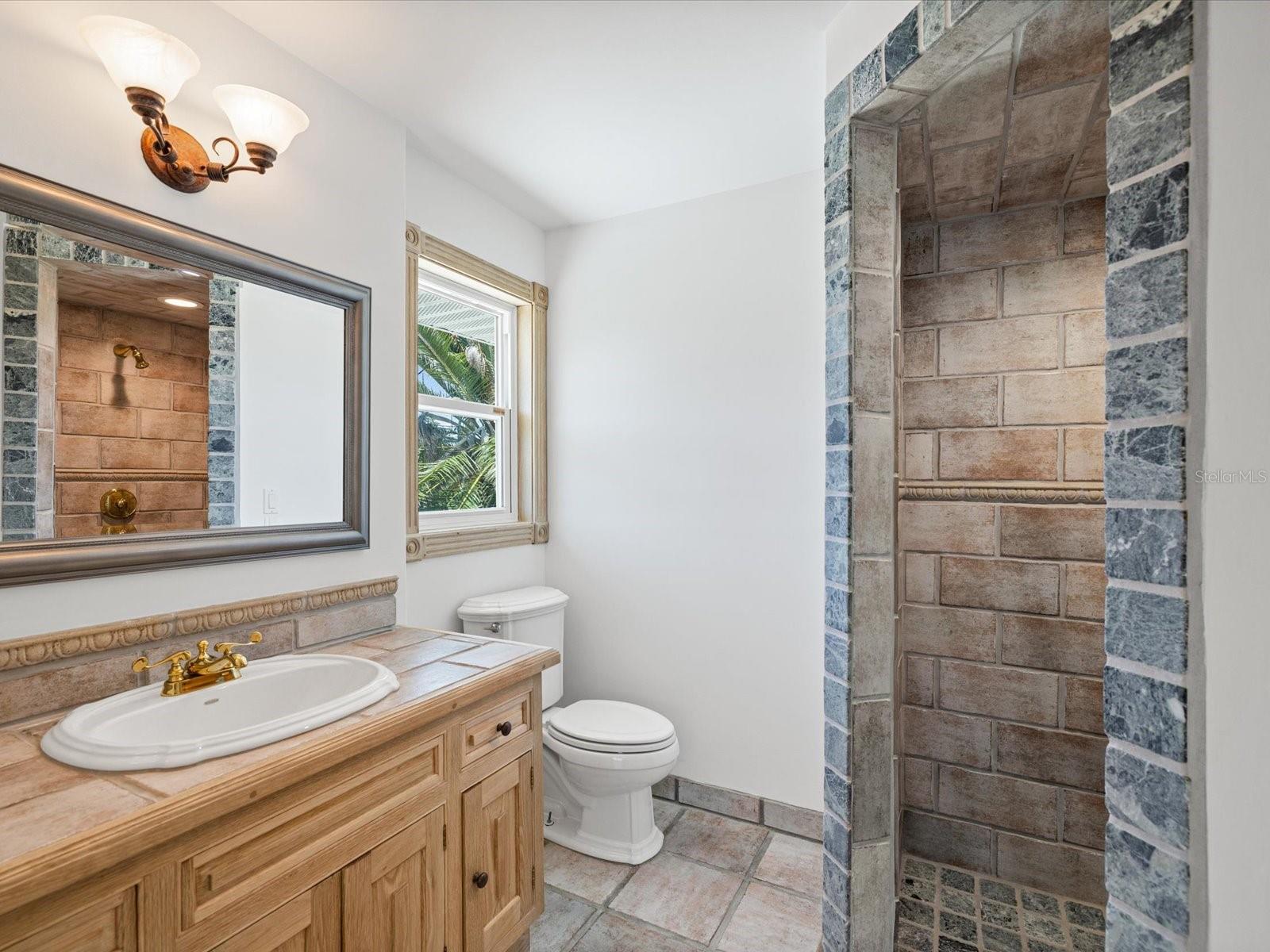 1647 SEA BREEZE DR — photo 22