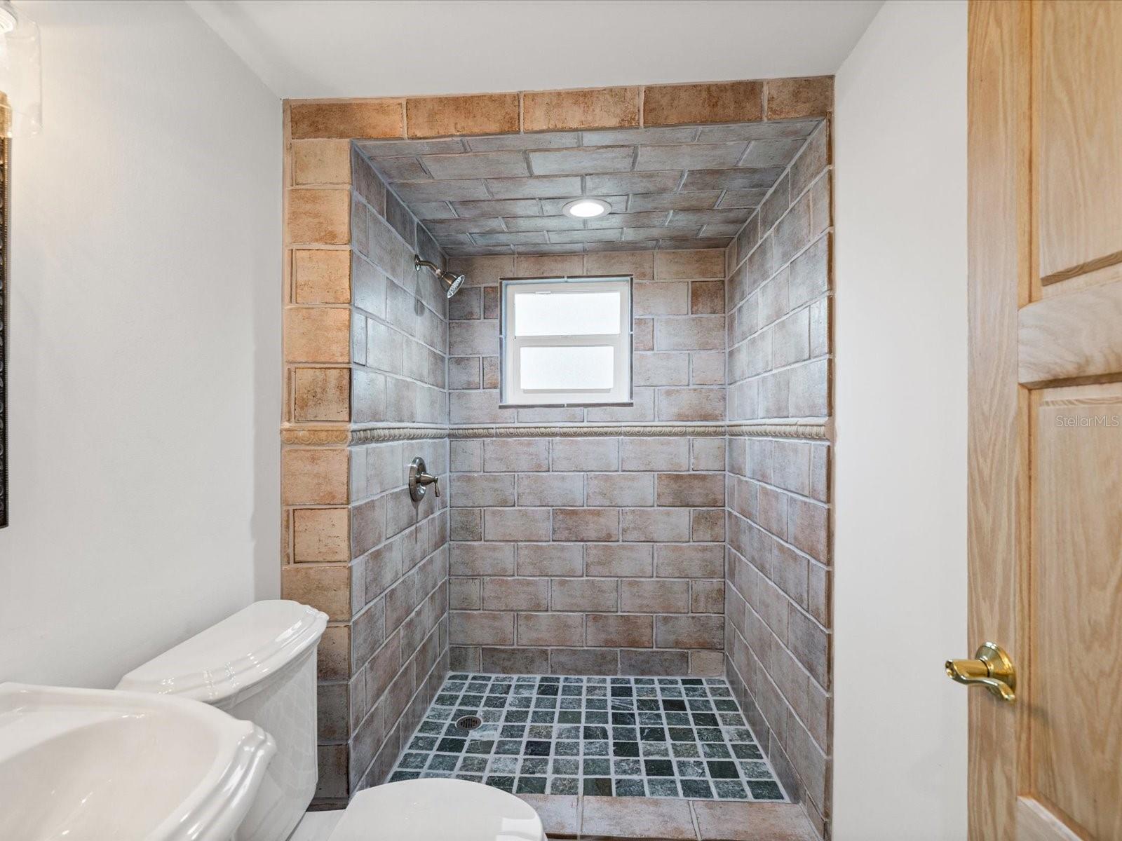1647 SEA BREEZE DR — photo 29