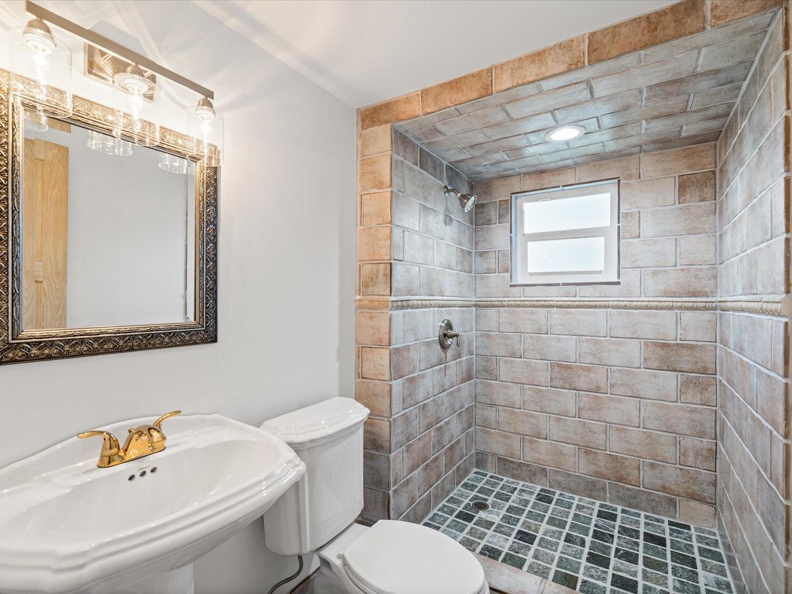 1647 SEA BREEZE DR — photo 30