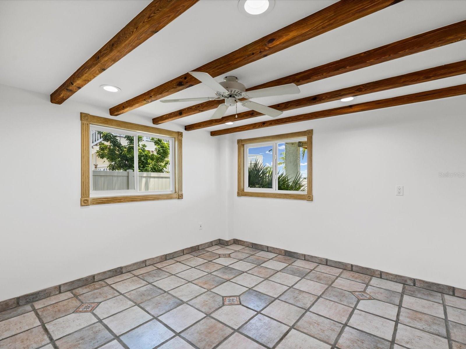 1647 SEA BREEZE DR — photo 32