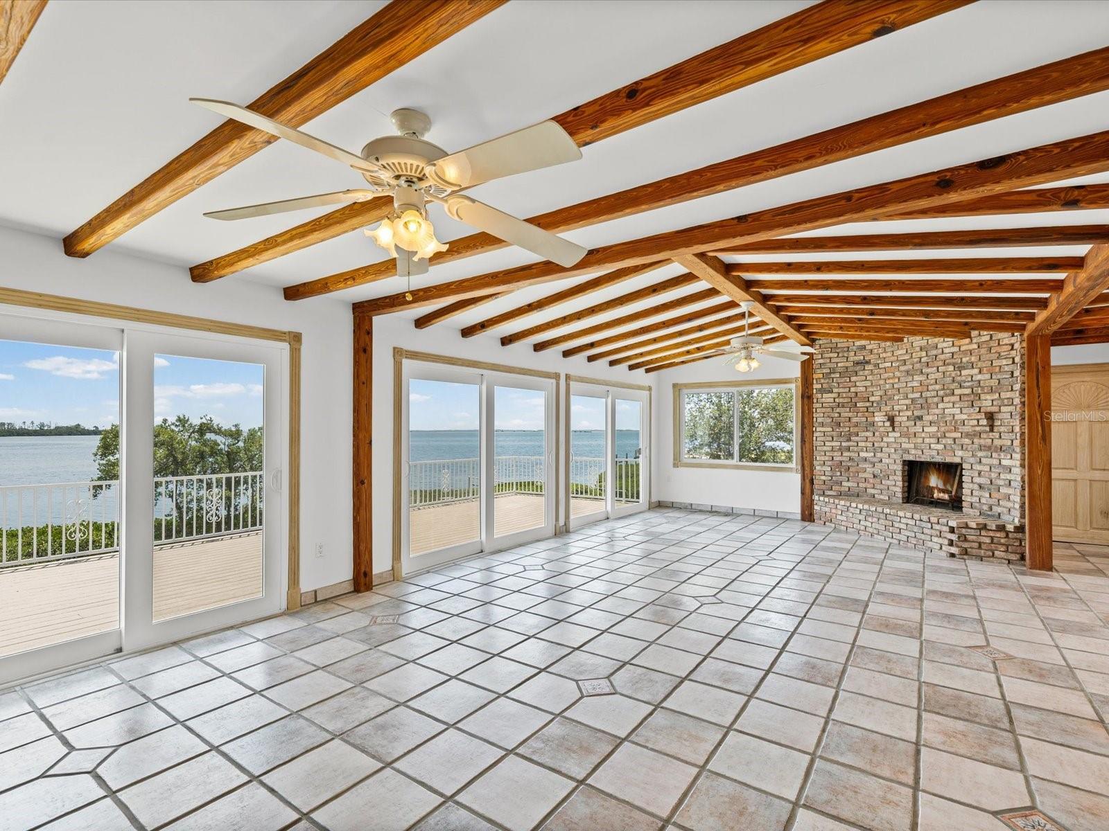 1647 SEA BREEZE DR — photo 15