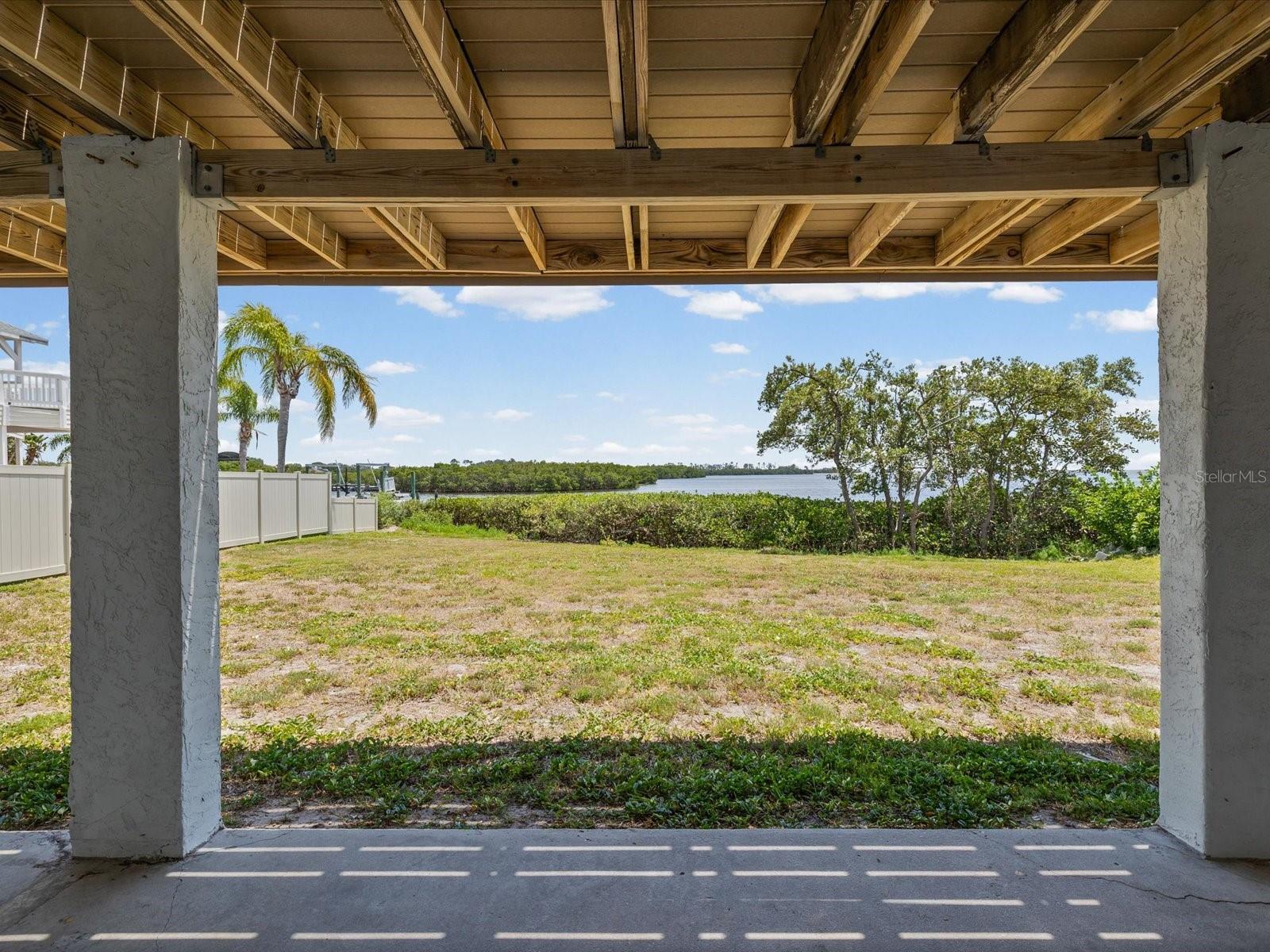 1647 SEA BREEZE DR — photo 35