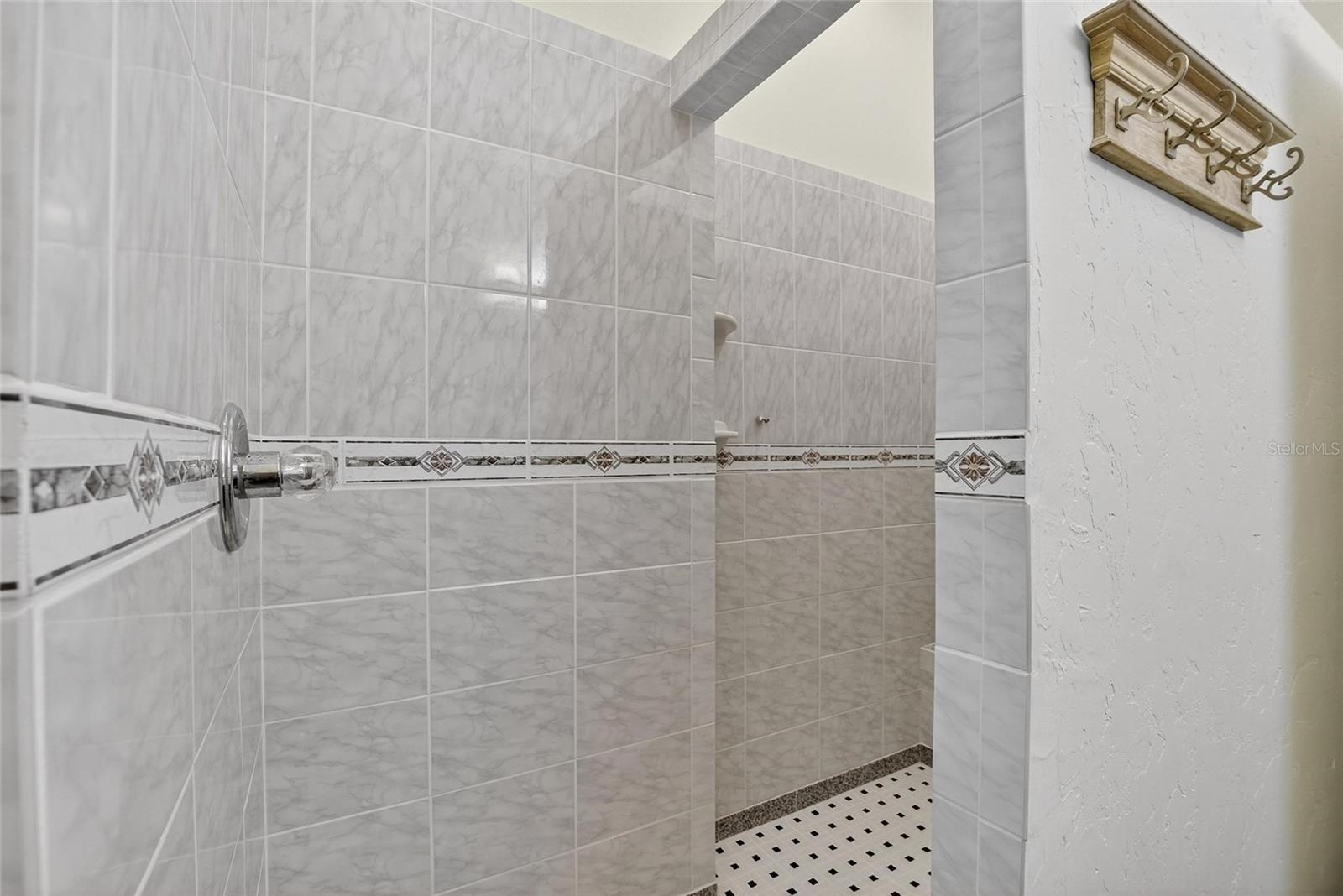 13029 PRESTWICK DR — photo 32