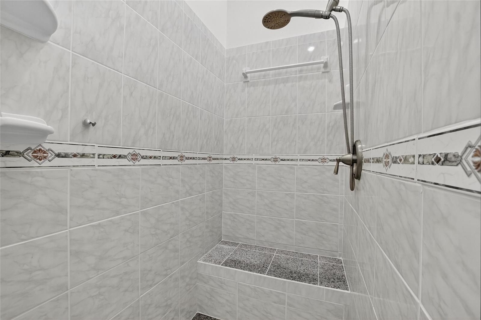 13029 PRESTWICK DR — photo 31