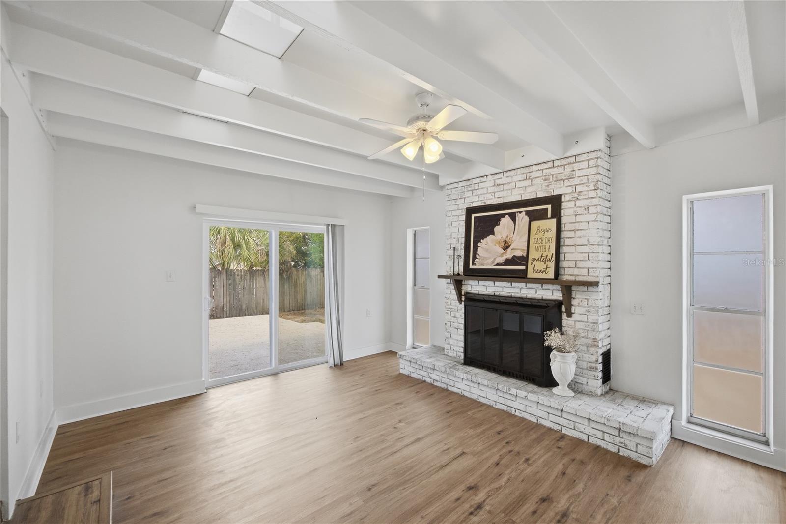 4606 E LINEBAUGH AVE — photo 17