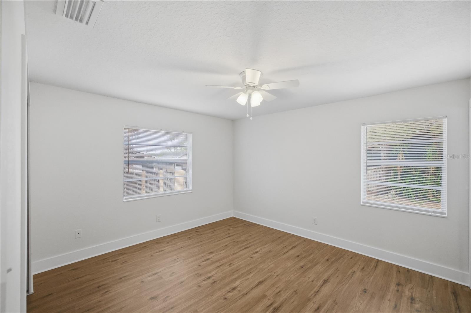 4606 E LINEBAUGH AVE — photo 21