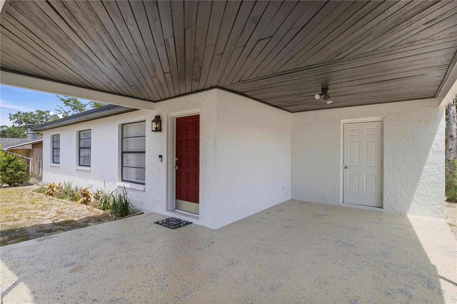 4606 E LINEBAUGH AVE — photo 3