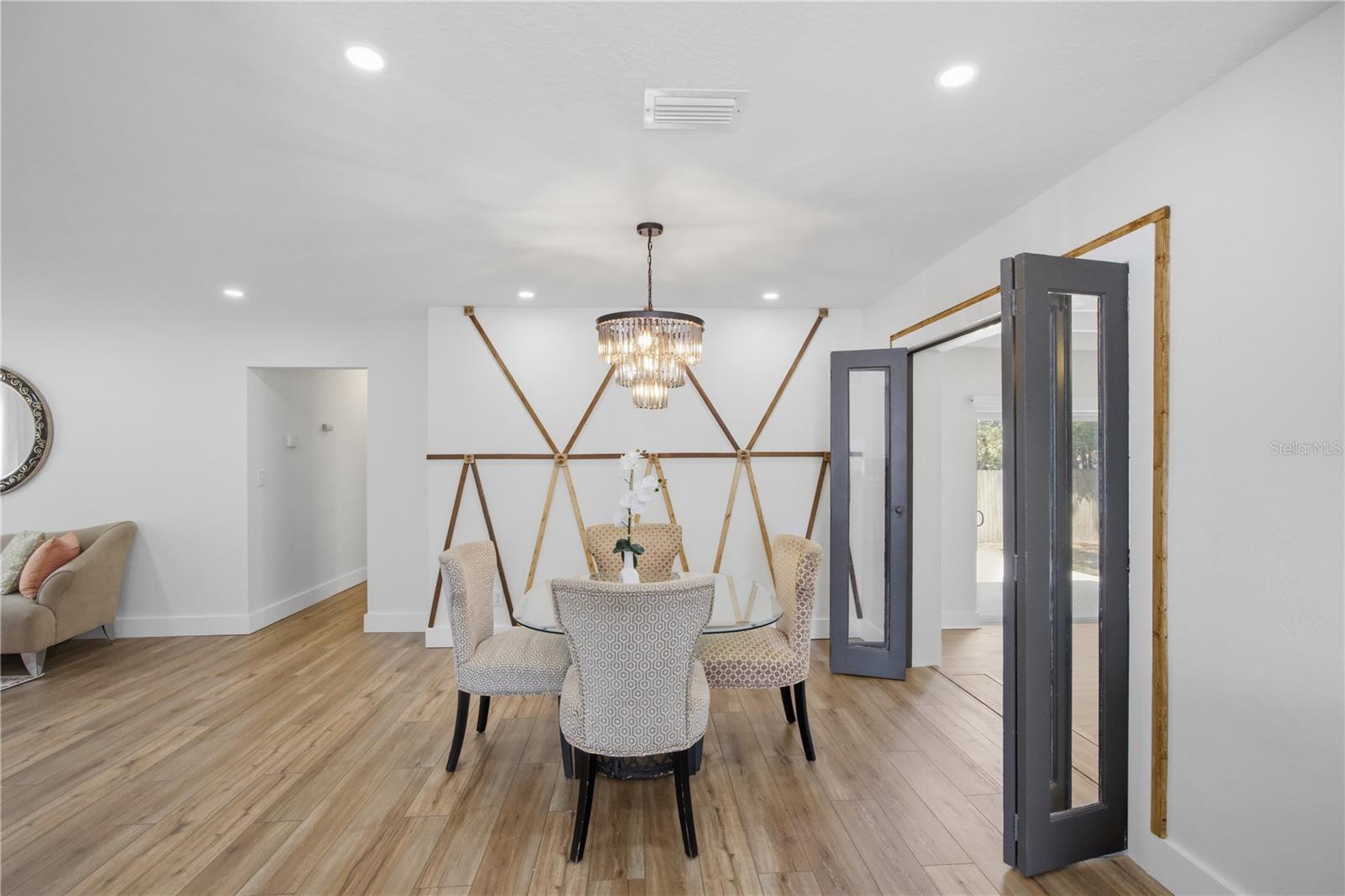 4606 E LINEBAUGH AVE — photo 16