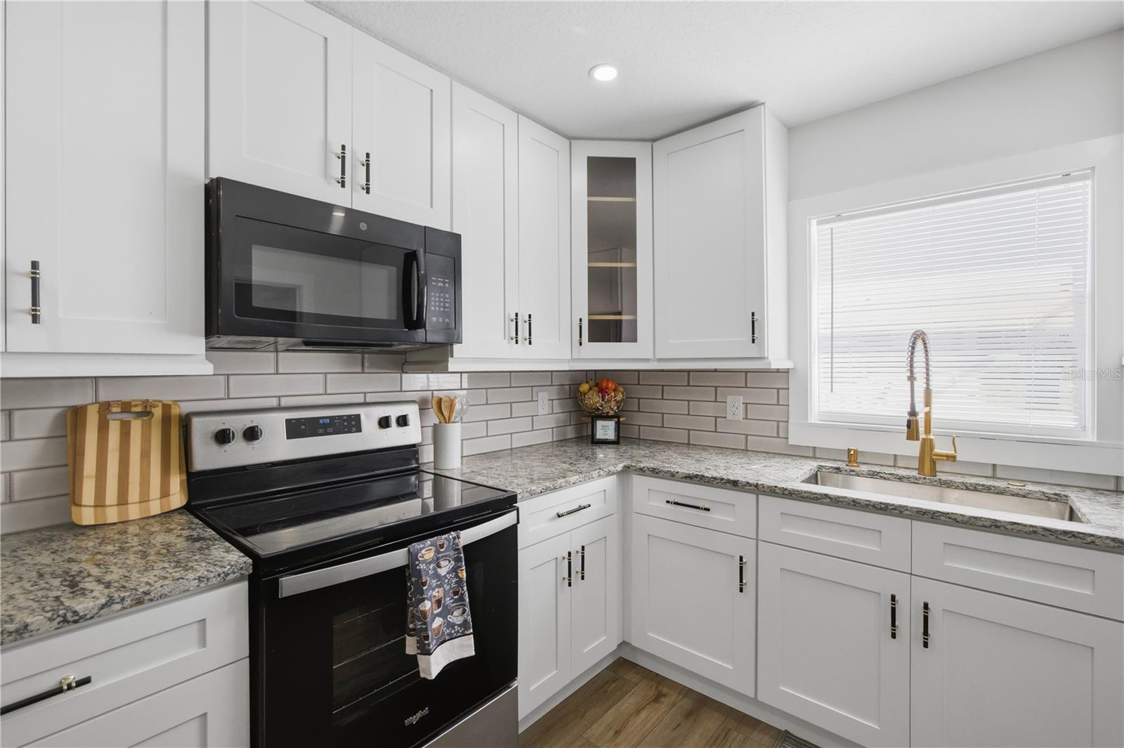 4606 E LINEBAUGH AVE — photo 10
