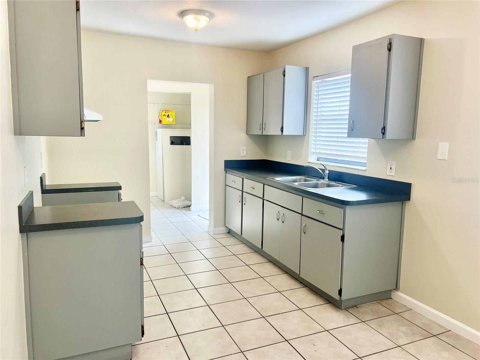 3110 W IVY ST — photo 12