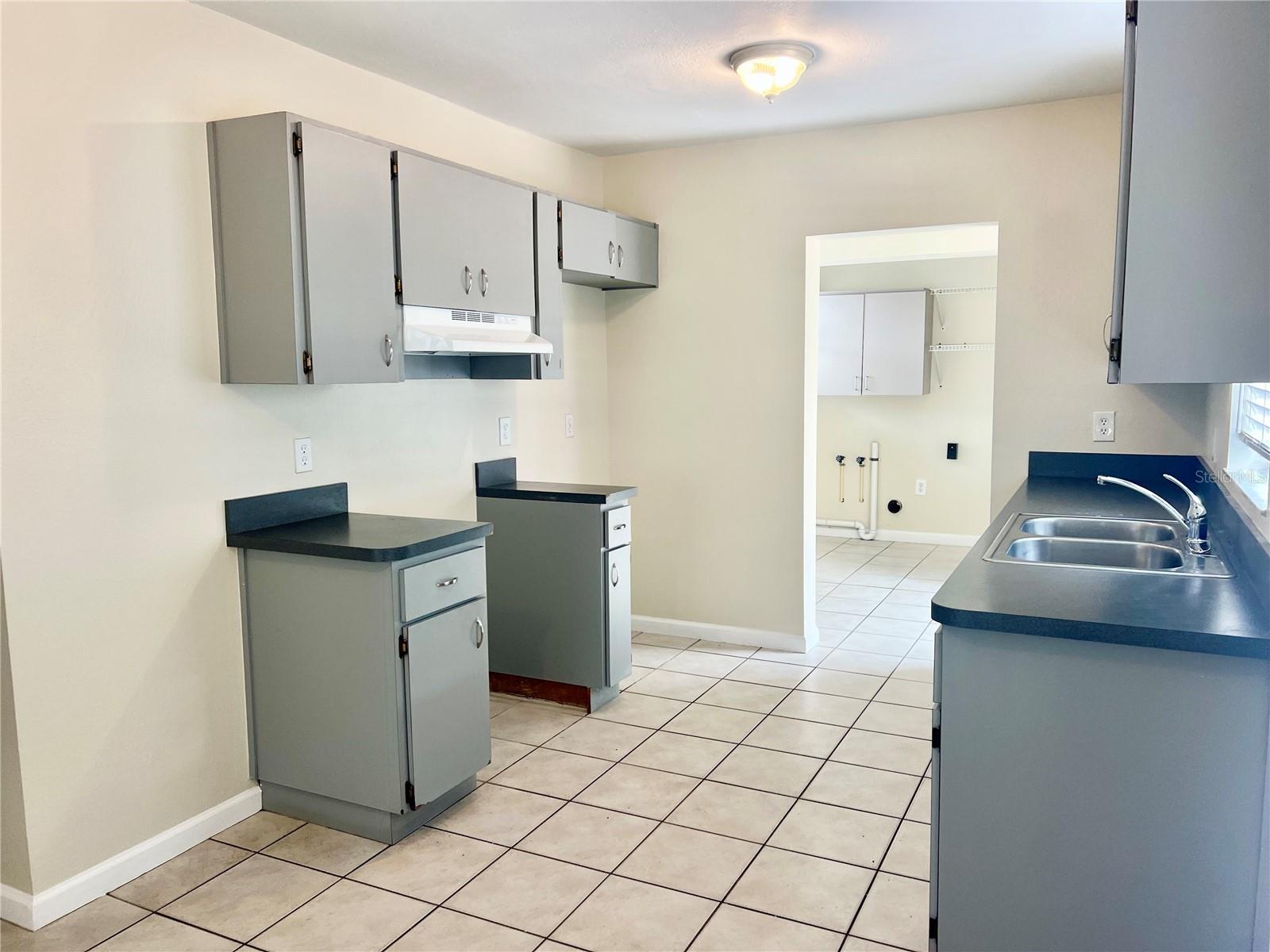 3110 W IVY ST — photo 13