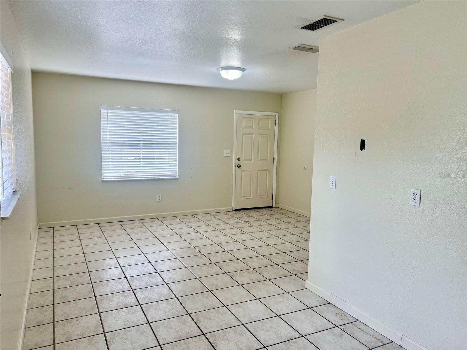 3110 W IVY ST — photo 8