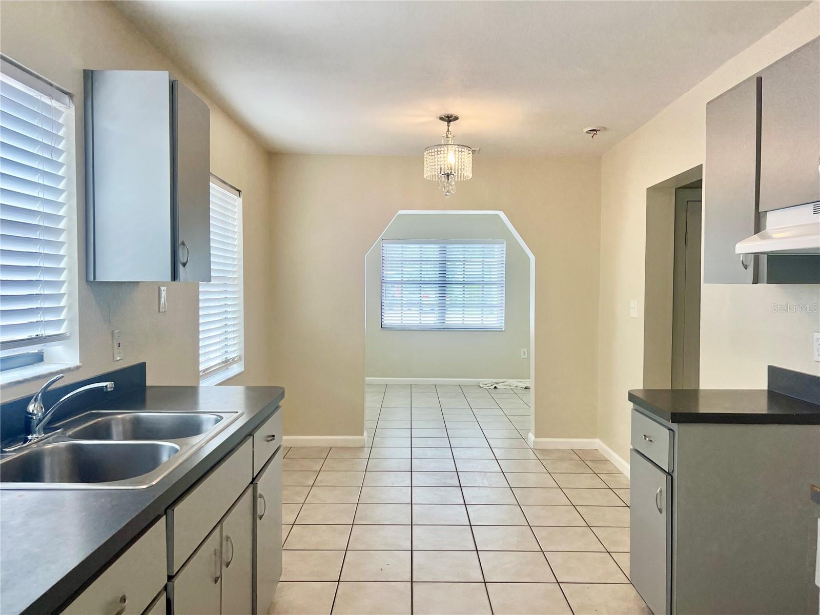 3110 W IVY ST — photo 11