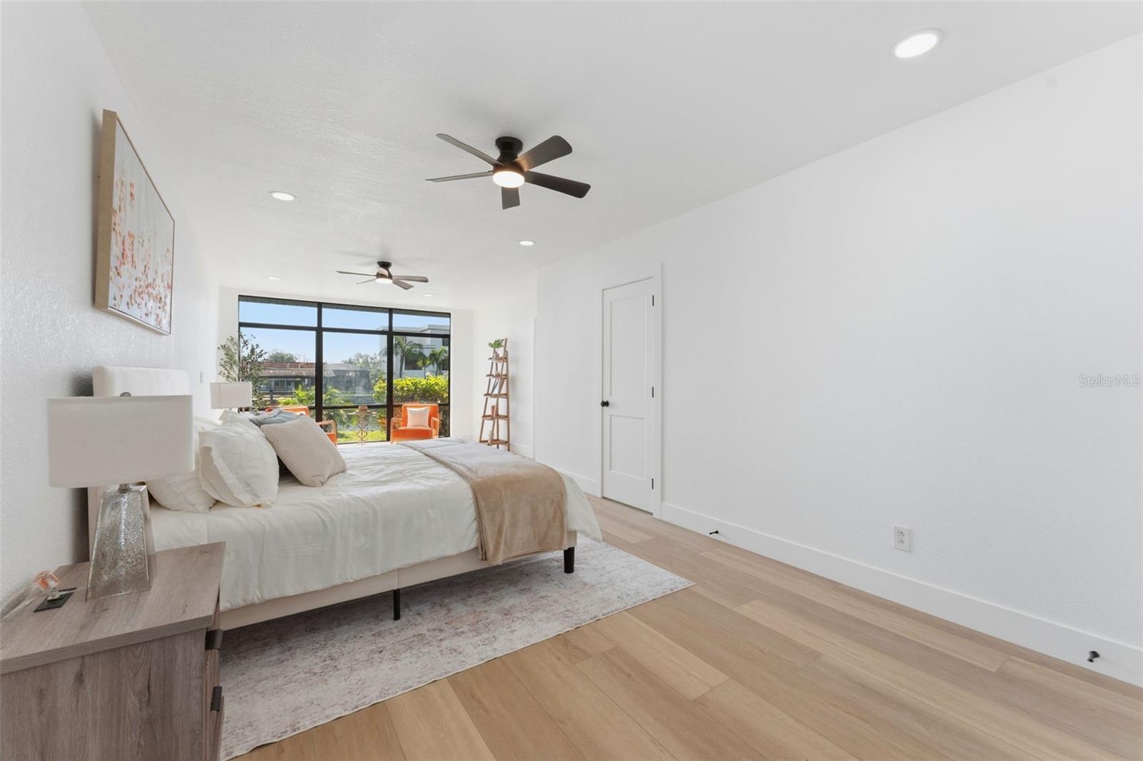 3917 E EDEN ROC CIR — photo 39