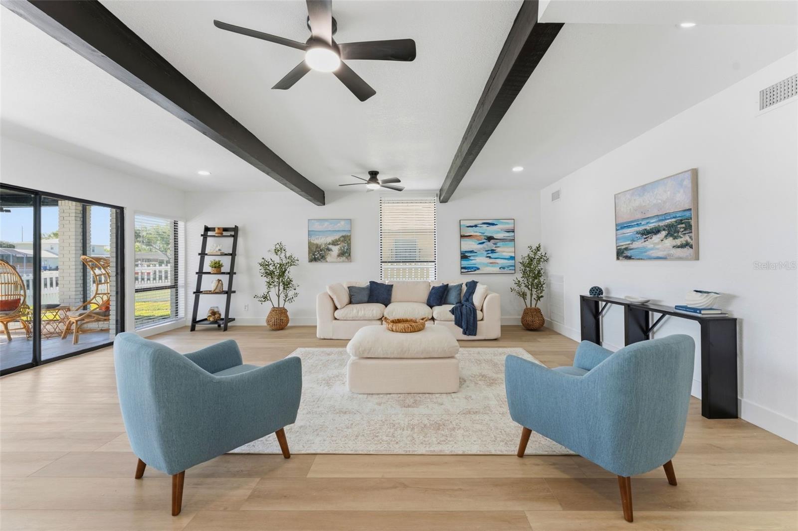 3917 E EDEN ROC CIR — photo 3
