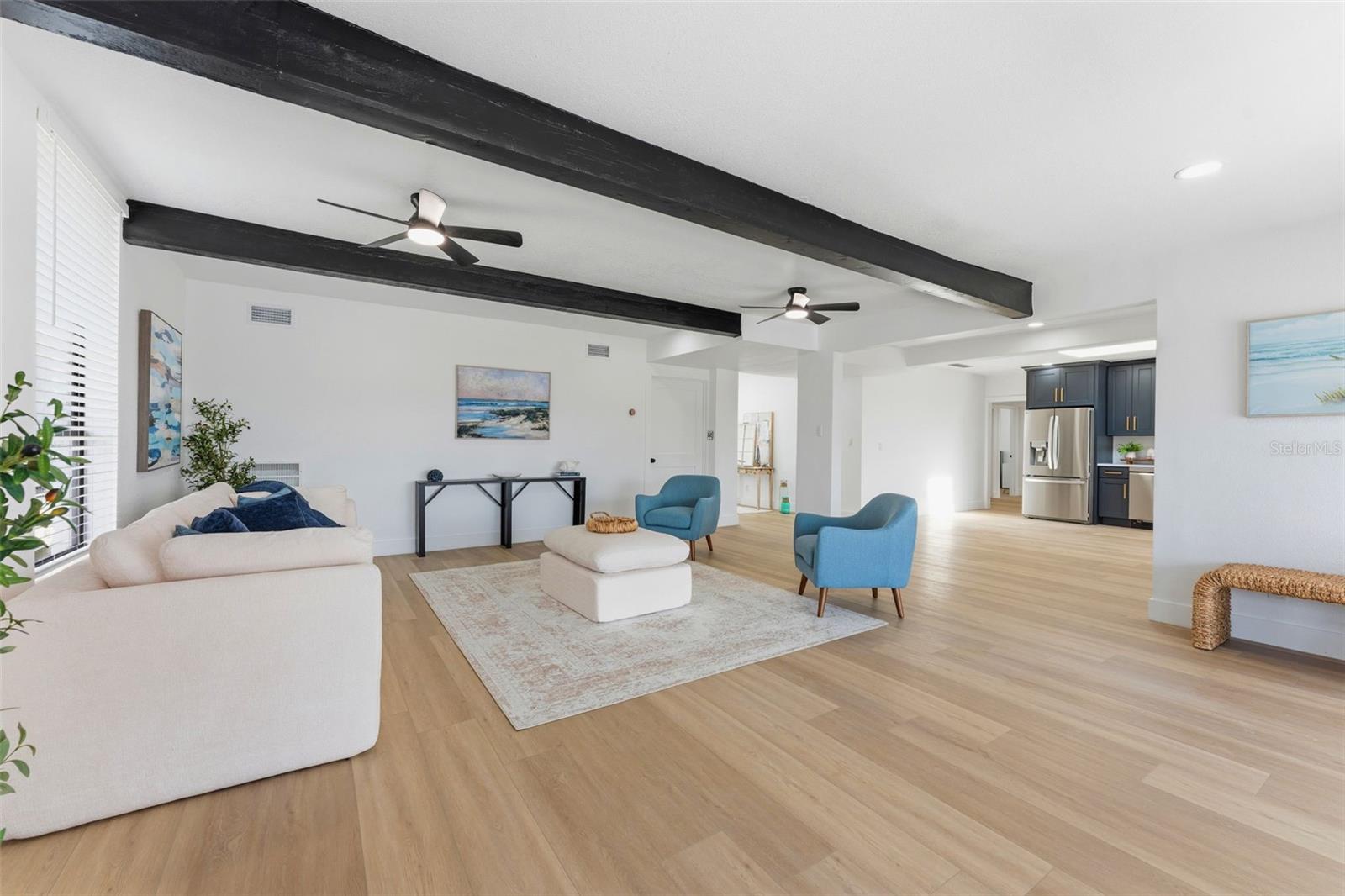 3917 E EDEN ROC CIR — photo 43