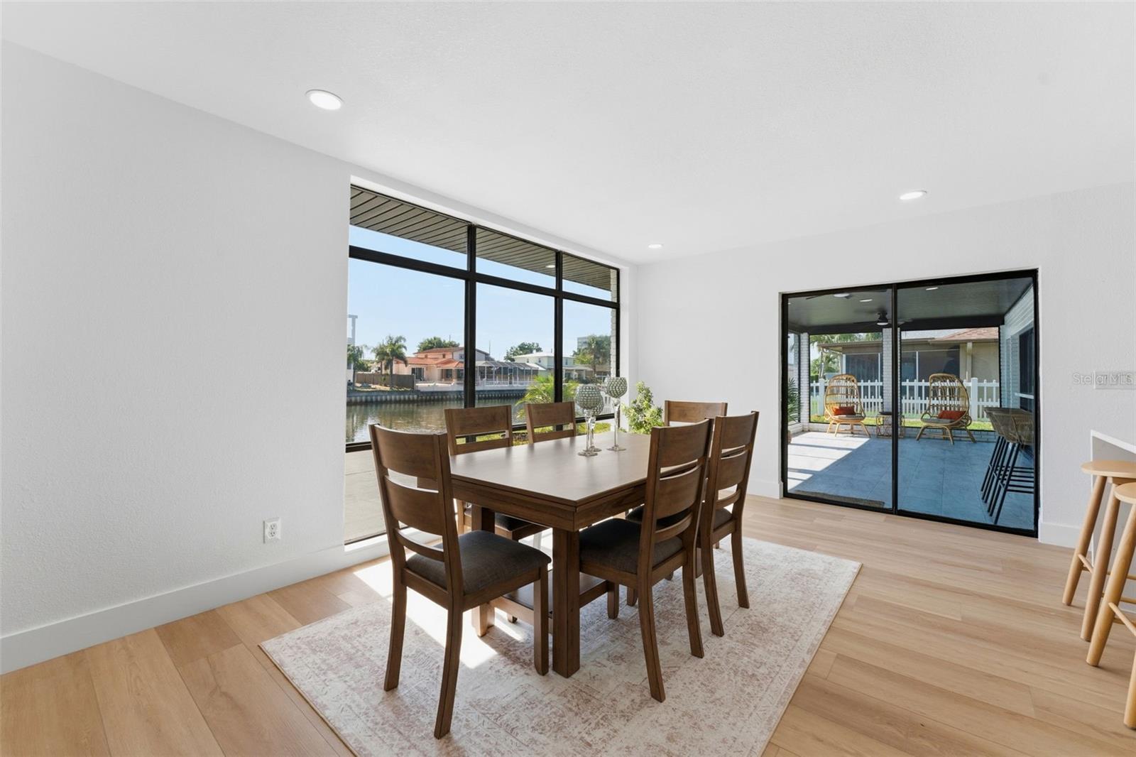 3917 E EDEN ROC CIR — photo 34